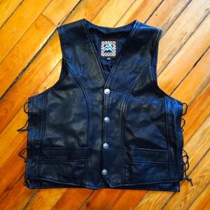 Rare Moto Mod Skull black leather side tie vest w/ Buffalo head clasps size XXL